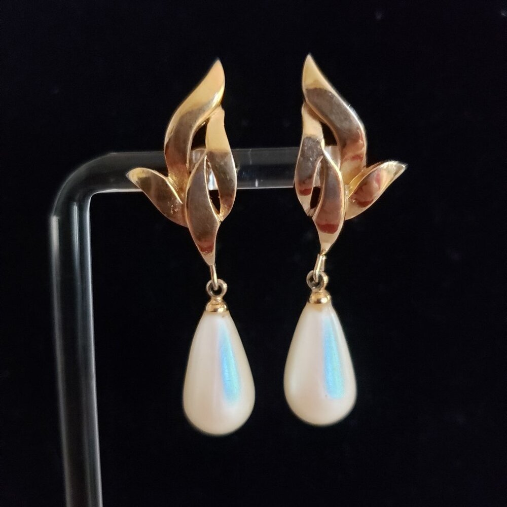 Vintage Gold Tone and Faux Pearl Earrings